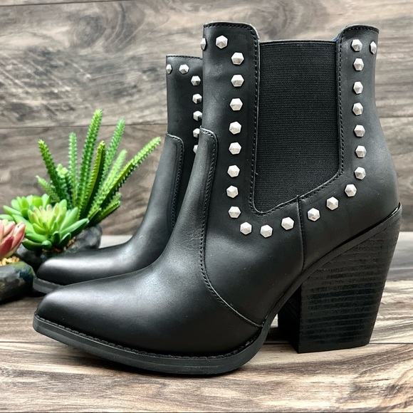 NIB Dan Post Dingo Stay Sassy Black Leather Studded Western Ankle Boot Bootie - Picture 3 of 13